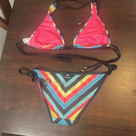 PWDR ROOM 2 Pc. Triangle Striped Bikini Top Size Small, Bottom Size Medium - Picture 7 of 13